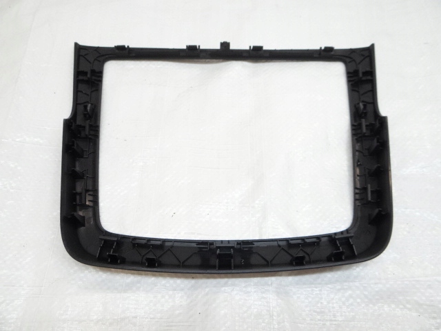 фото №7, Renault kadjar lift рамка защита радио консоли 681044908r