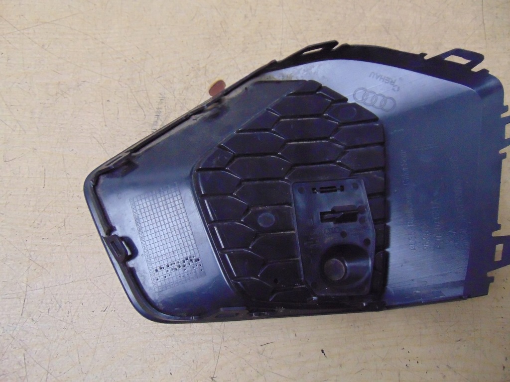 фото №9, Решётка w бампер audi a3 8y 8y0807681a левая