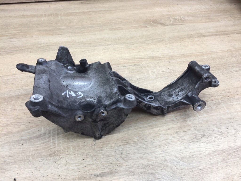 Купить Mercedes w205 кронштейн крепёжная двигателя a6512340239 fv