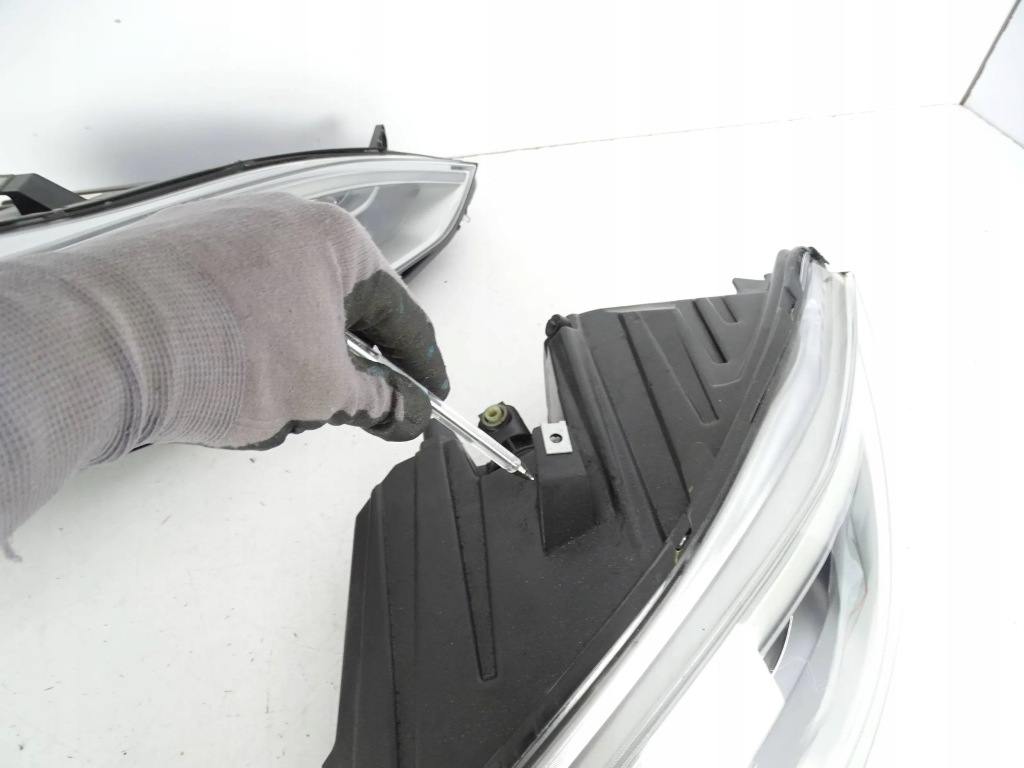 Фара перед передняя левая tesla s рестайлинг  full led в Украине