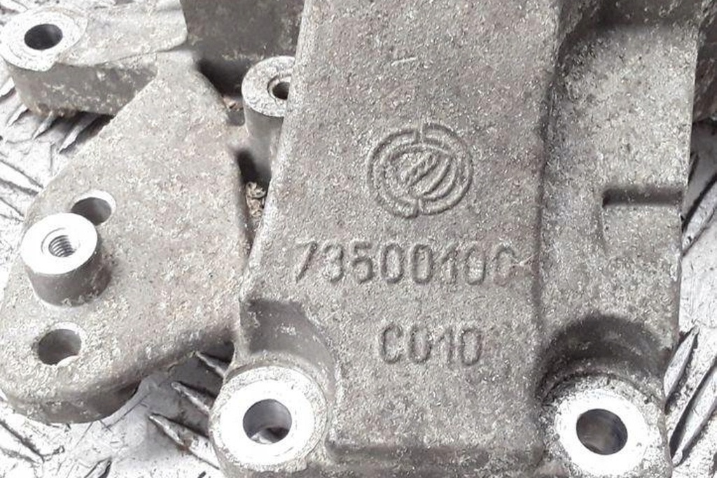 фото №7, Права кронштейн двигуна alfa romeo 166 936_ 73500100 2.4l дизель 129kw 2005