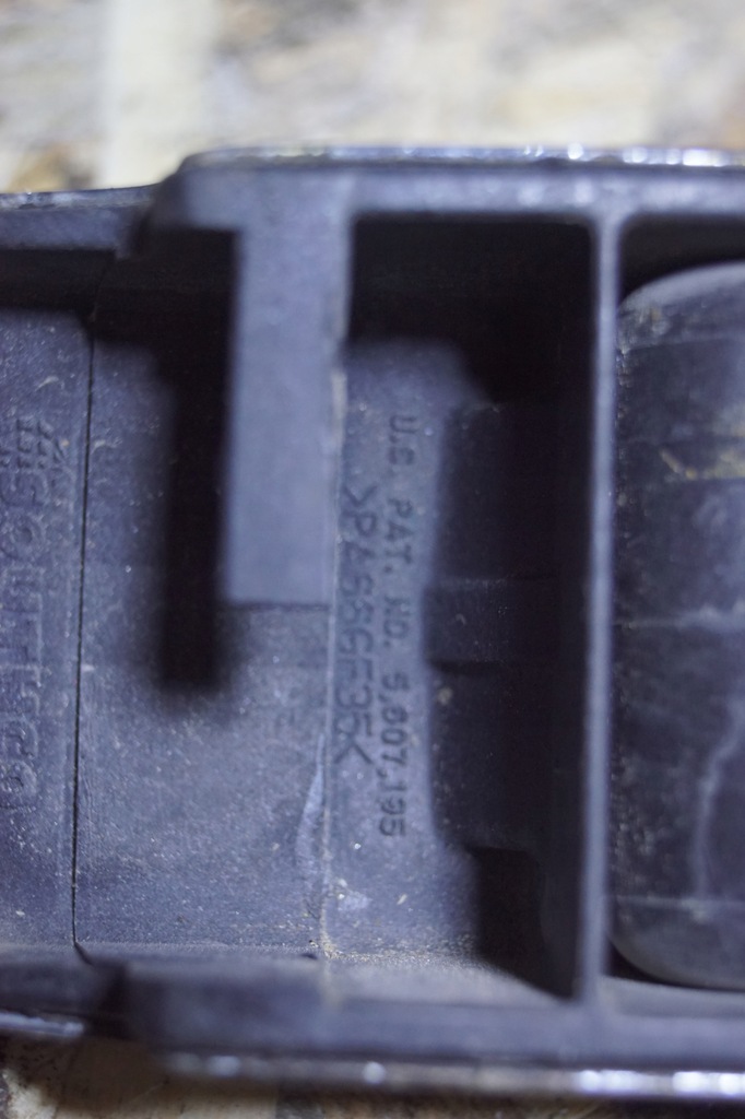 фото №10, Пряжка защёлка резиновый элемент капот hummer h2