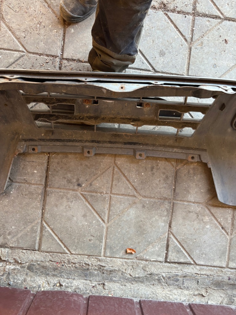 Бампер передній перед mitsubishi pajero 3 3 00-03r комплектний Ціна