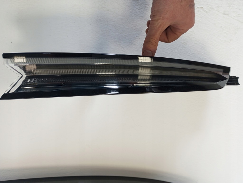 фото №11, Лампа задняя porsche taycan правая левая 9ja-945096-a 9ja945095-a 9ja-945082-f