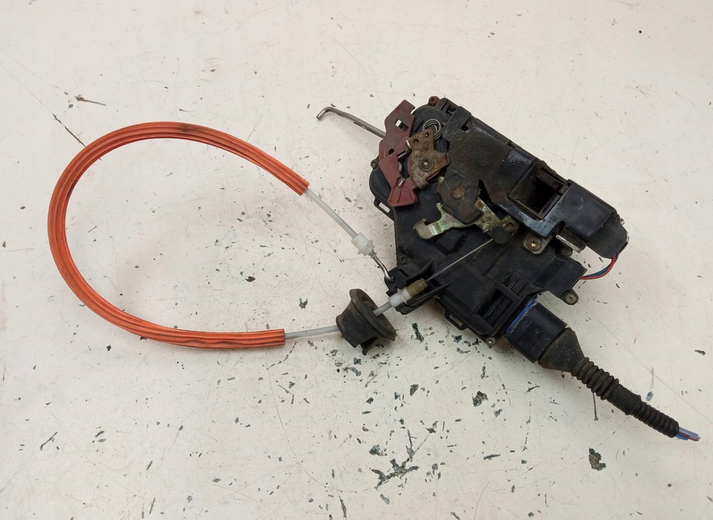 фото №1, Замок правий перед двері audi a3