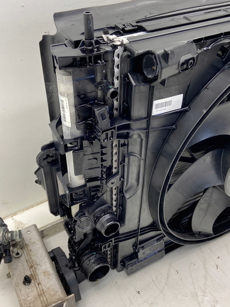 фото №8, Volvo xc60 ii t5 t6 pas передний kompletny радиатор балка усилитель