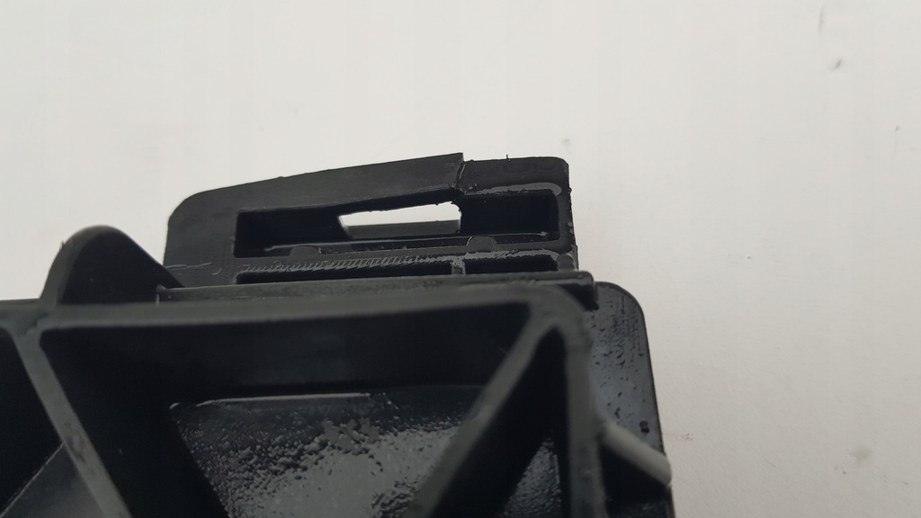 фото №12, Направляющая кронштейн бампера перед mercedes w212 eu