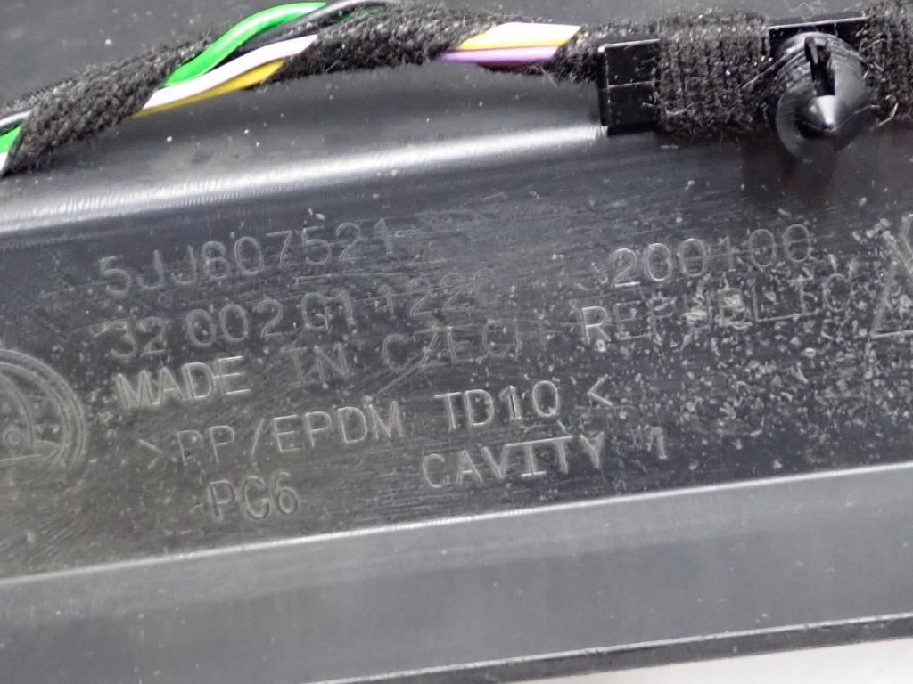 фото №11, Бампер задняя задний kompletny 3xpdc жгут skoda rapid 5jj807521 kod l59r