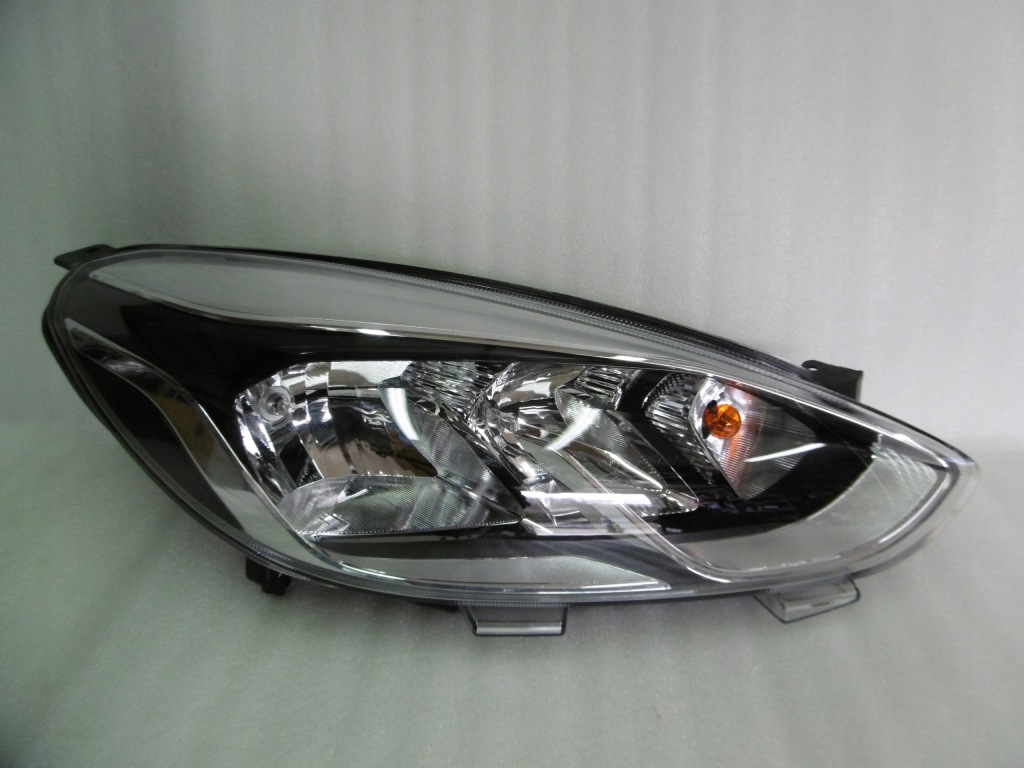 Купити Ford fiesta mk8 - лампа права