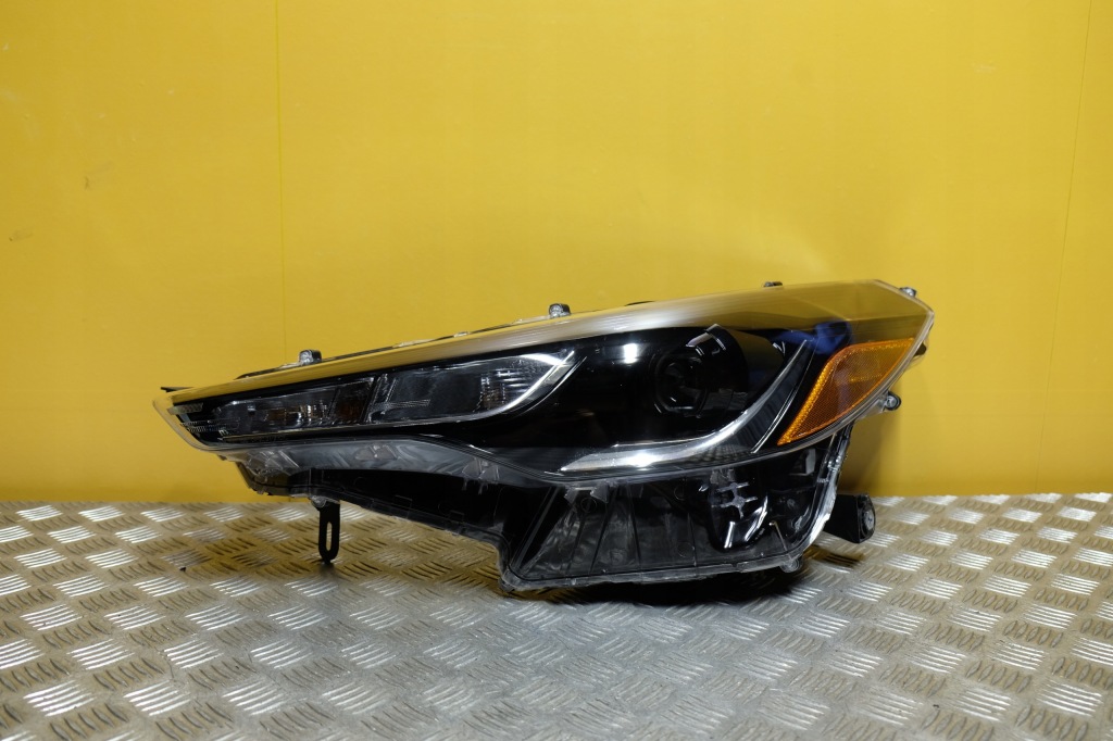 фото №1, Toyota corolla cross 2022- фара лампа full led левая серебристая usa