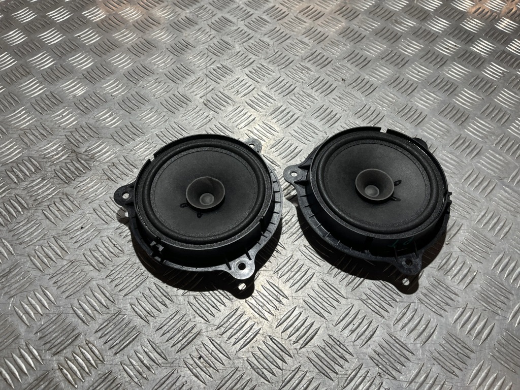 фото №1, Динамік заводський двері задня dacia duster ii 18-