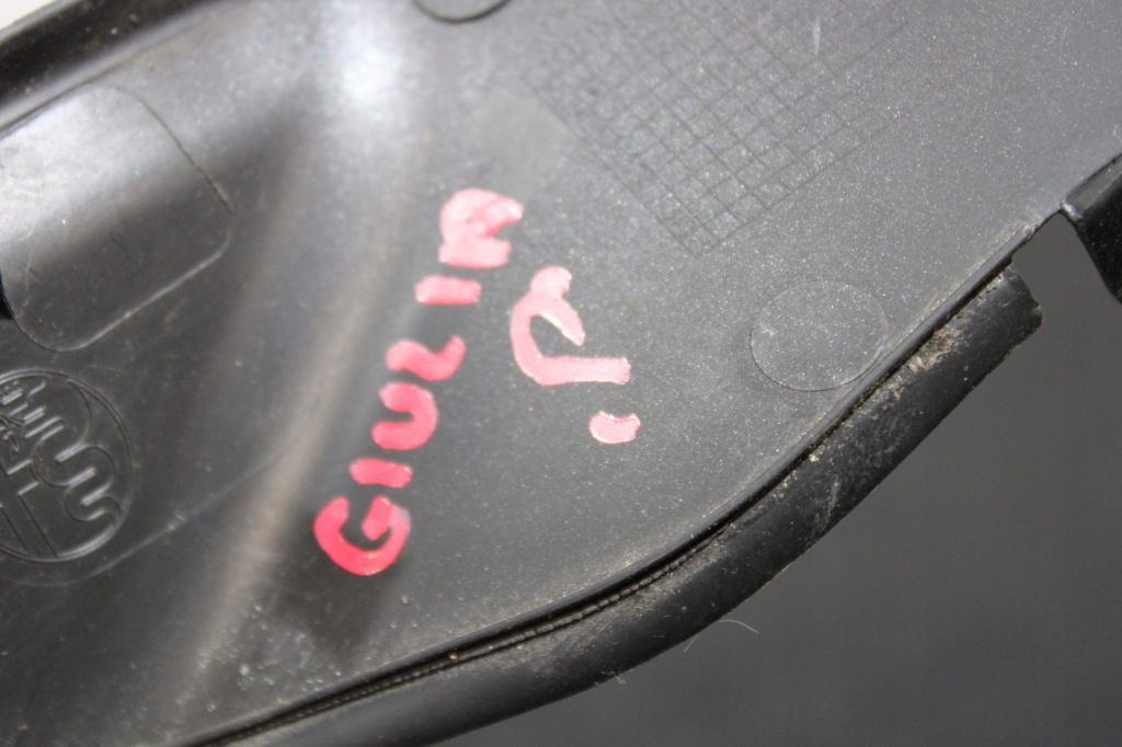 Заглушка защита жабо правая 505438490 alfa romeo giulia Доставка