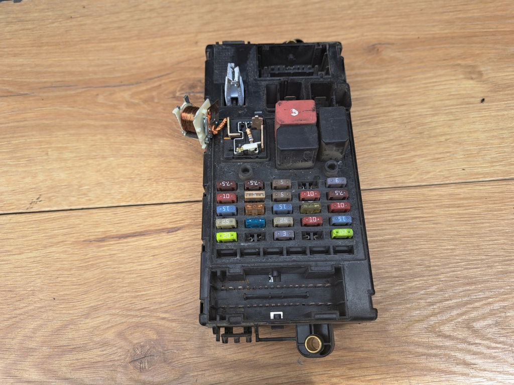 фото №1, Коробка предохранителей iveco daily iv 06- 69500009