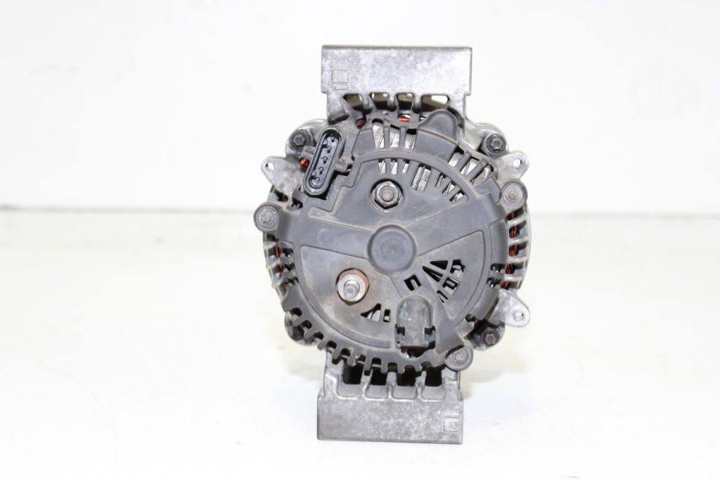 Генератор mercedes actros mp4 antos arocs 100a a0151540302 po відновлення в Україні