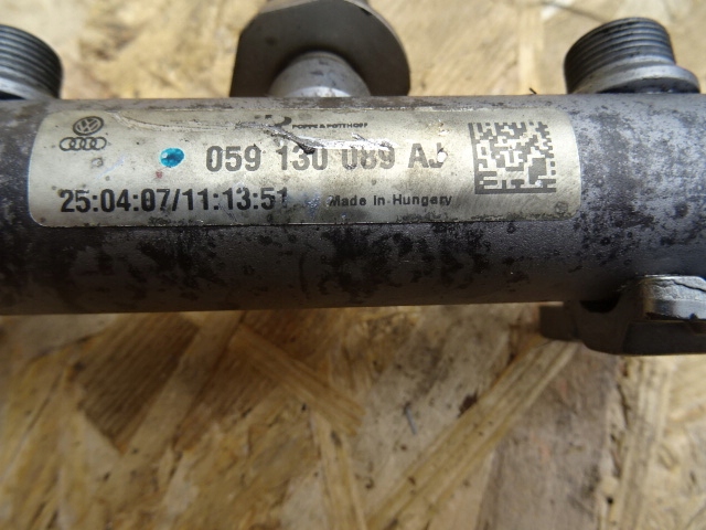 фото №2, Молдинг впрыскная audi a4 059130089aj