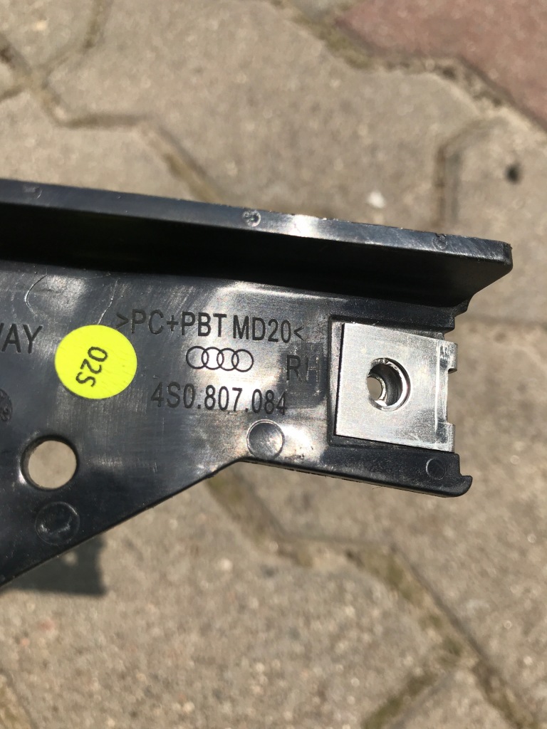 фото №4, Audi r8 4s кронштейн напрямна правий 4s0807084