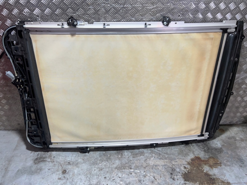 фото №9, Toyota auris ii 1.8 панорама крыша шторка крыша hb панорамного жалюзи