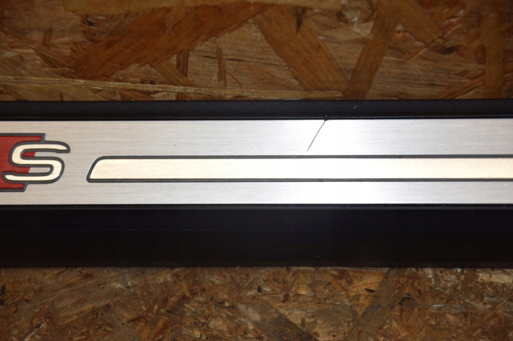 Молдинг декоративная накладка на порог audi q3 83a s-line 83a947418 83a947417 20- Доставка