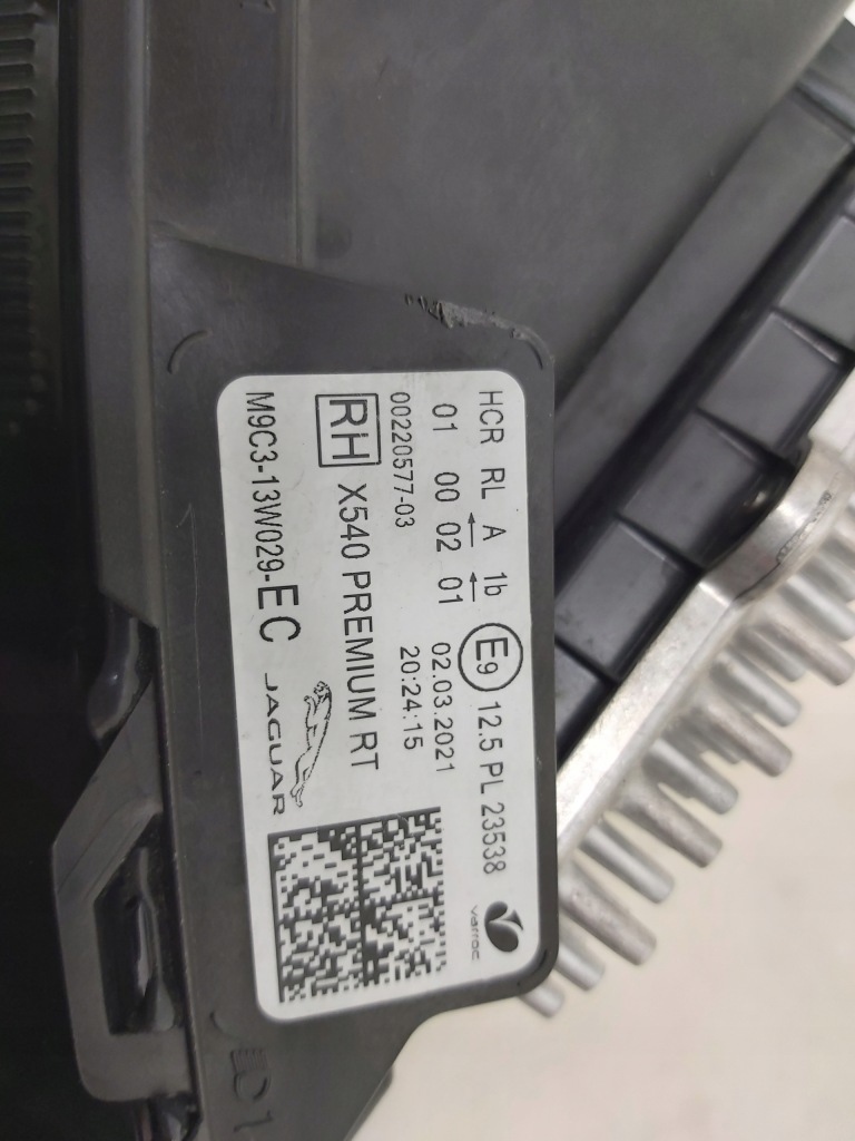 Фара правый  перед jaguar e-pace led рестайлинг  x540 m9c3-13w029-ec premium rt Недорого
