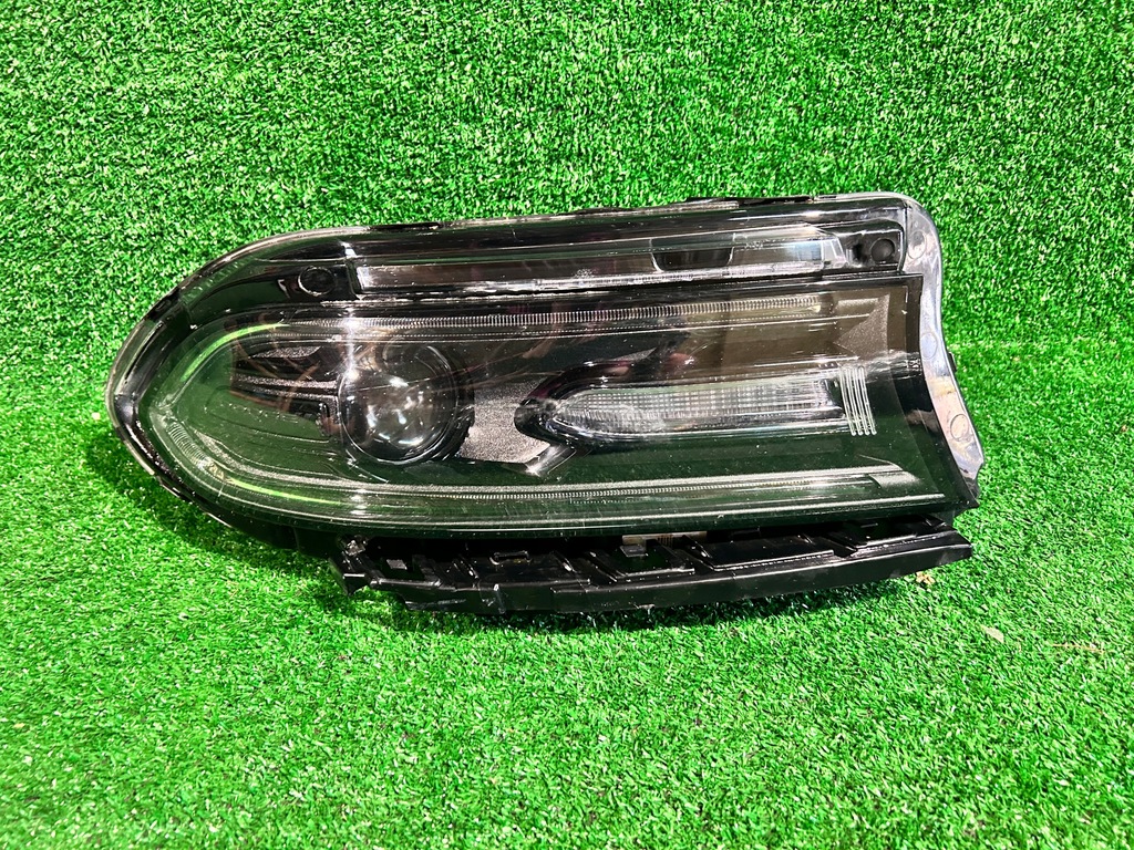 фото №1, Фара правый dodge charger ксенон 15-