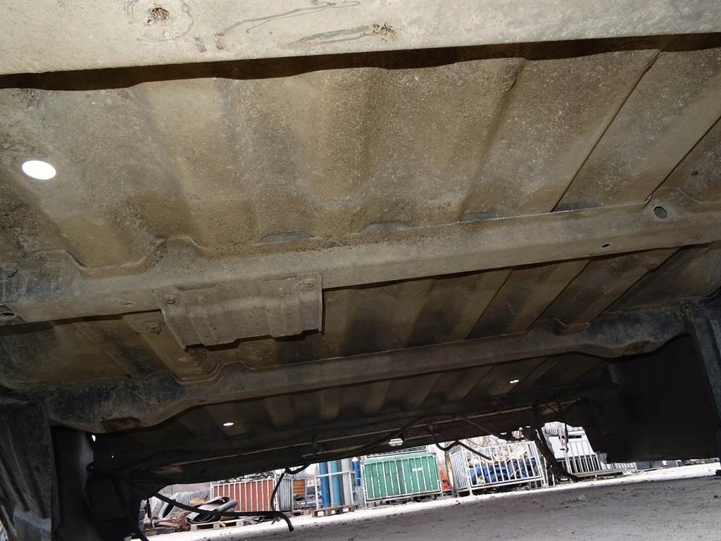 фото №10, Кузов обшивка коробка передач вантажна nissan navara d23