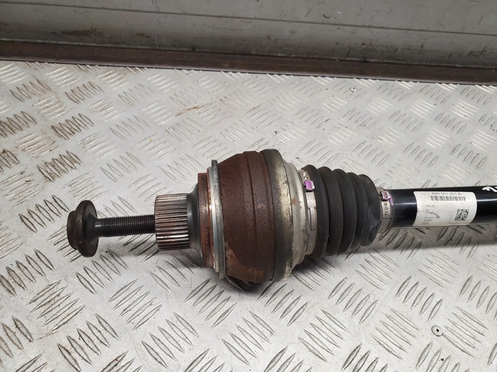 фото №6, Audi sq8 2021 4.0 benzin 373kw 4m0501201b задня сторона ліва привідні вали привідні