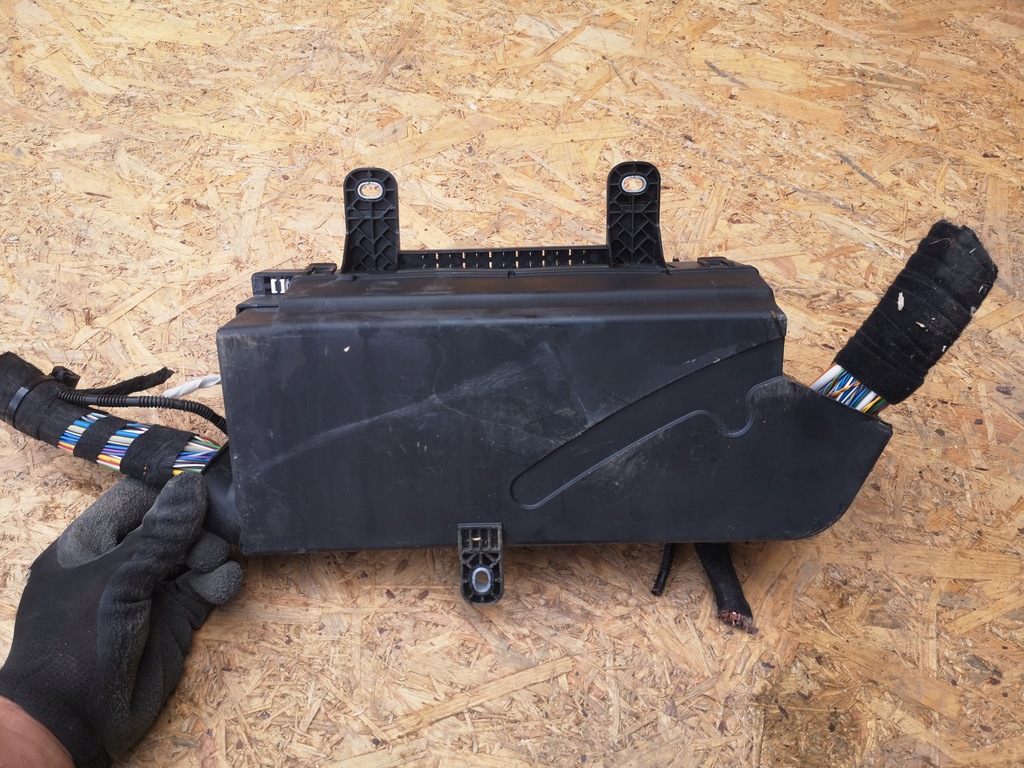 фото №2, F pace velar коробка предохранителей корпус