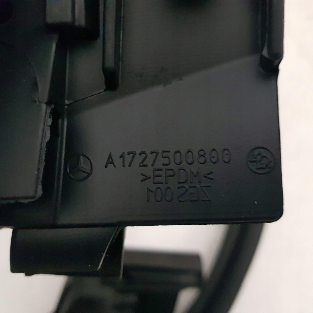 фото №14, Mercedes slc w172 2019 прокладка крышки багажника