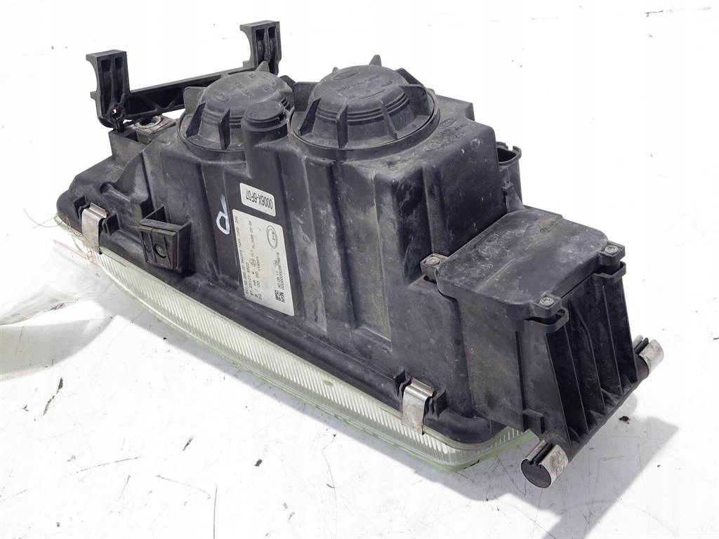 Протитуманна фара правий man tgx tgx18.440 81251016522 в Україні