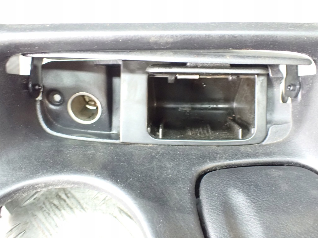 фото №12, Туннель средний рамка панели chevrolet corvette c5