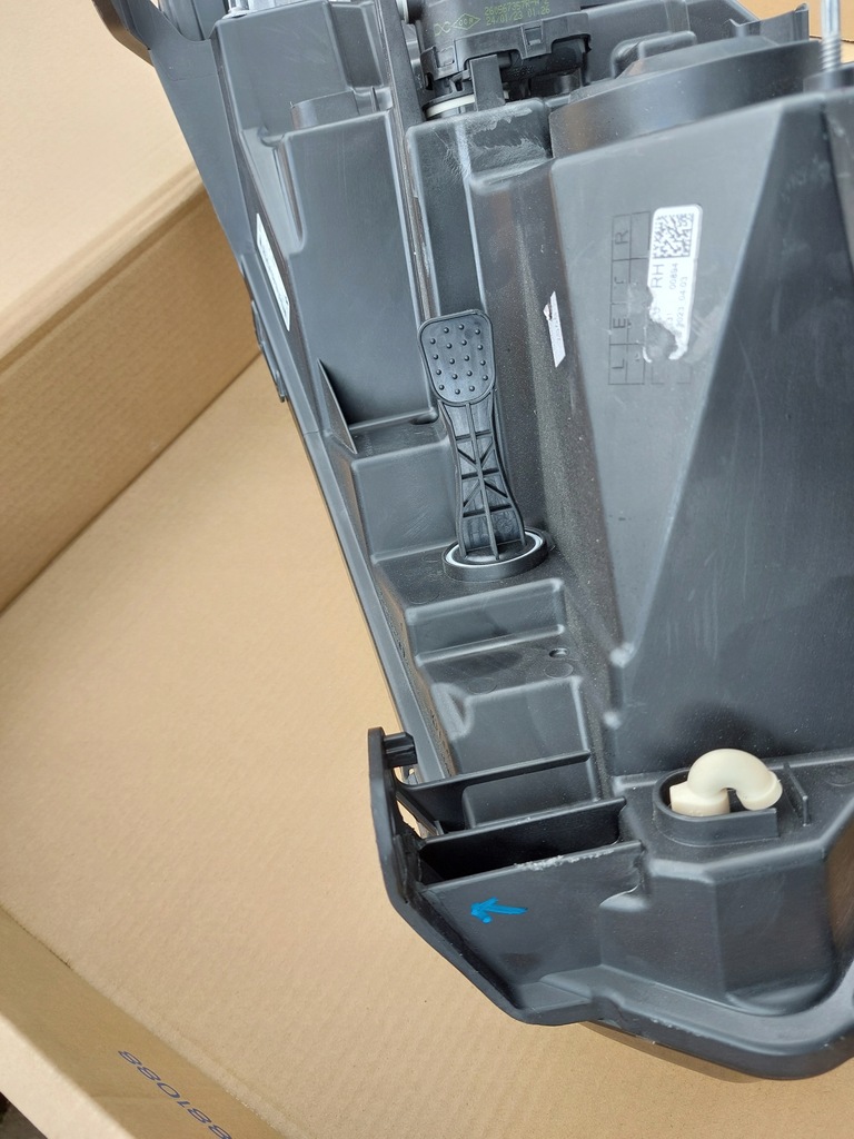 фото №10, Лампа передняя правая renault master iv 19- europa