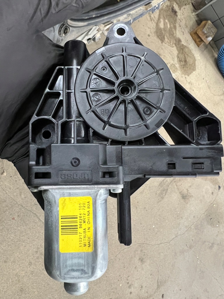 фото №1, Моторчик скло volvo оригінальний номер 966264-101