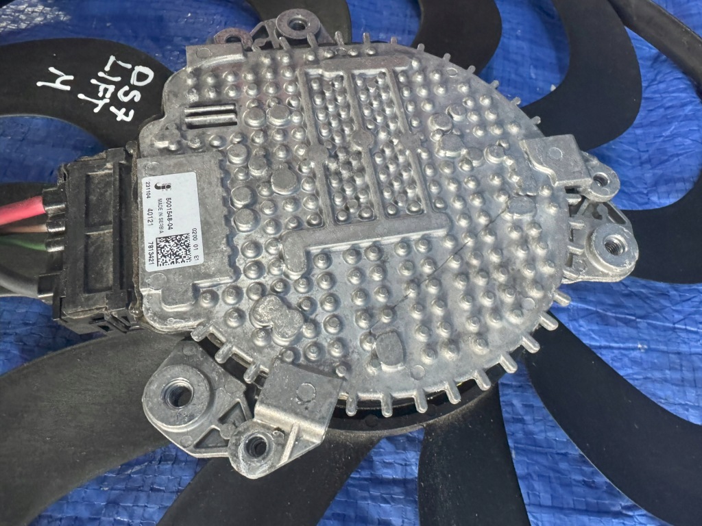 Вентилятор радіатора ds7 рестайлінг  e-tense 1.6 гібрид 5001548-04 Зі Шроту