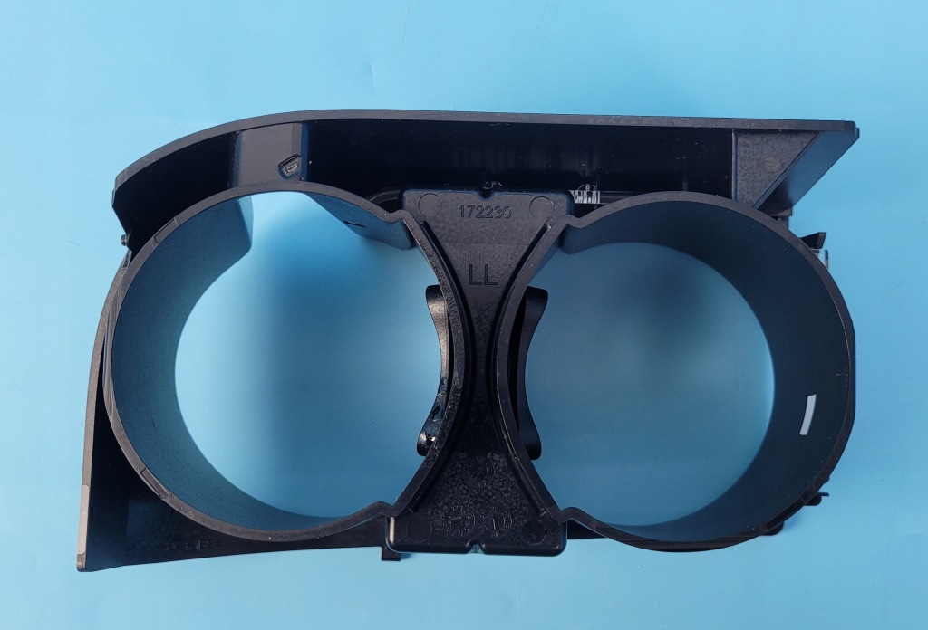 Mercedes w206 22r кронштейн на напої cup тримач a2068104000 в Україні