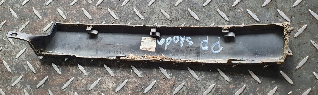 фото №2, Молдинг лампы правый перед skoda felicia i