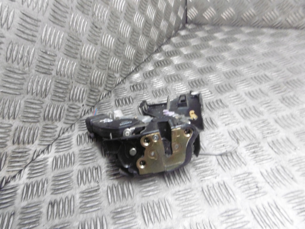 фото №1, Замок двері правий перед toyota corolla e11 2pin