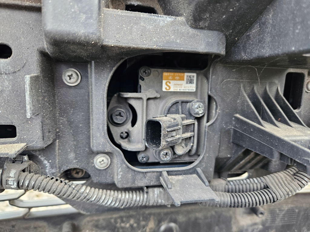 фото №15, Toyota corolla e21 hb хэтчбек kombi бампер передний kompletny радар