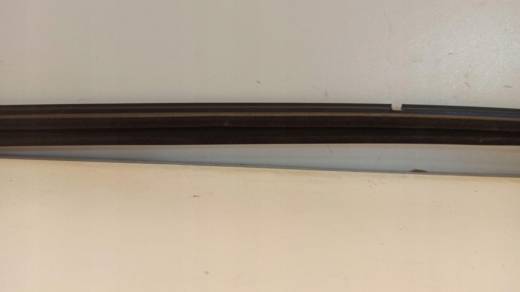 фото №10, Mazda 3 молдинг ущільнювач двері правий перед