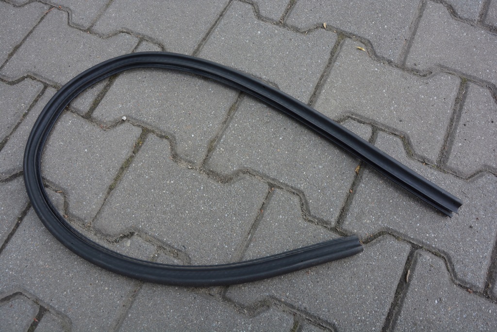 фото №6, Прокладка бампера капот audi tt 8j 8j0823731