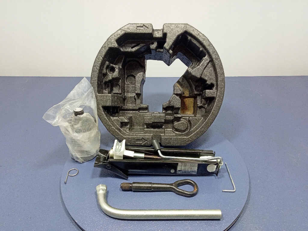 фото №1, Seat toledo iv 12- корзина колеса запасного 5ja012115f