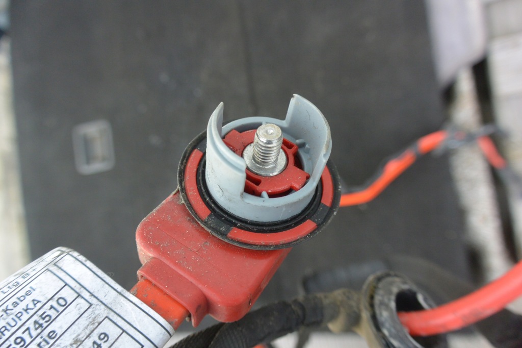 Кабель шланг плюсовой аккумулятор bmw 3-seria f30 330e гибрид lci Киев