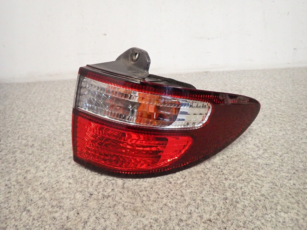 фото №1, Toyota previa 00-02 лампа задняя правая наружная