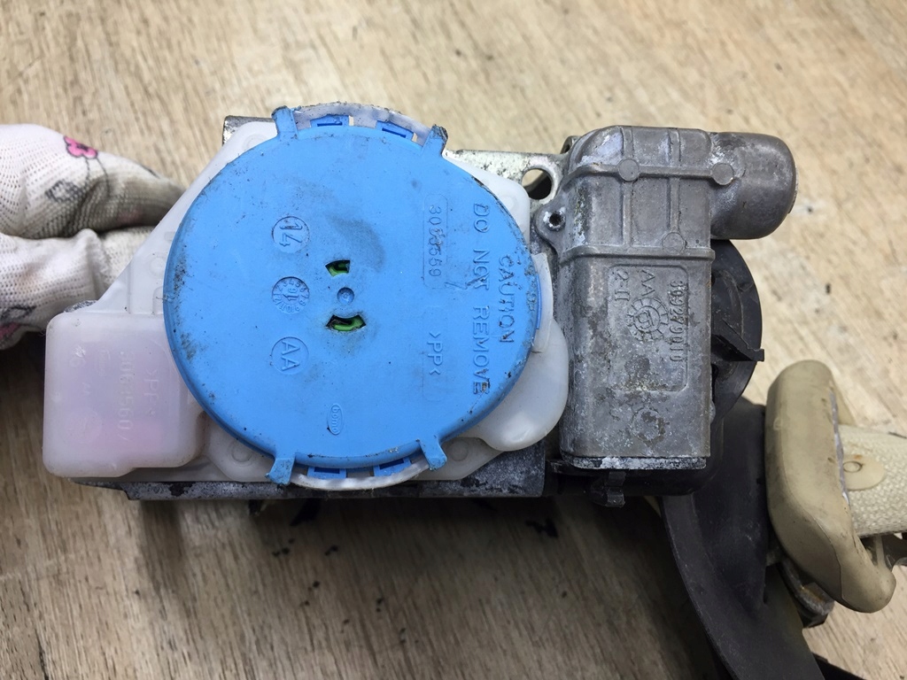 Купити Ремінь безпеки ліве перед tesla x 1136732-06-d