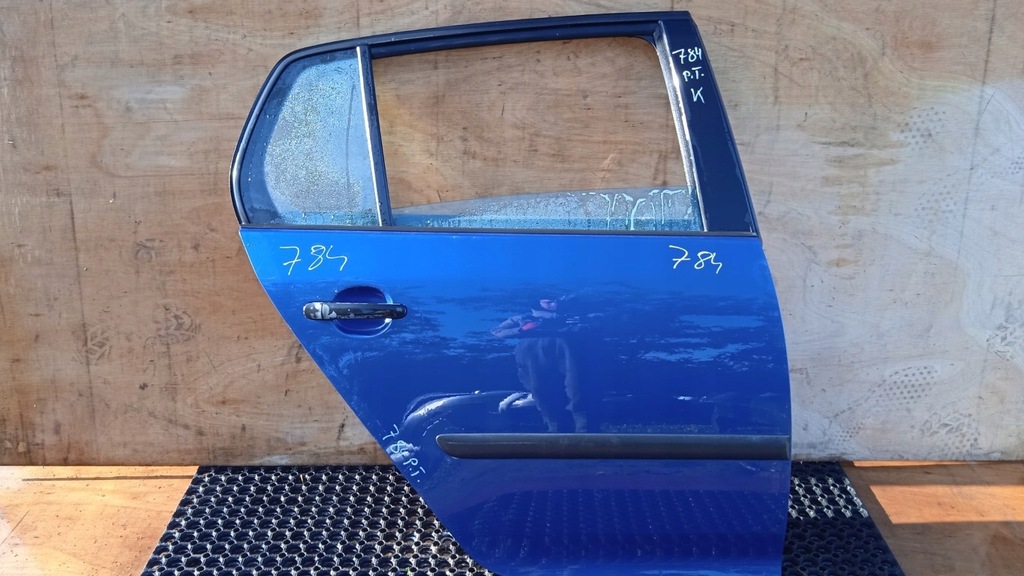 фото №1, Vw golf v hb дверь задняя правый lc5j