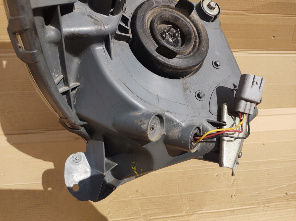 фото №11, Фара лампа передняя левая toyota yaris verso europa