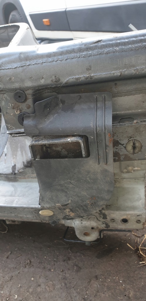 фото №1, Защита подвеска крышка нижняя левая vw multivan t5