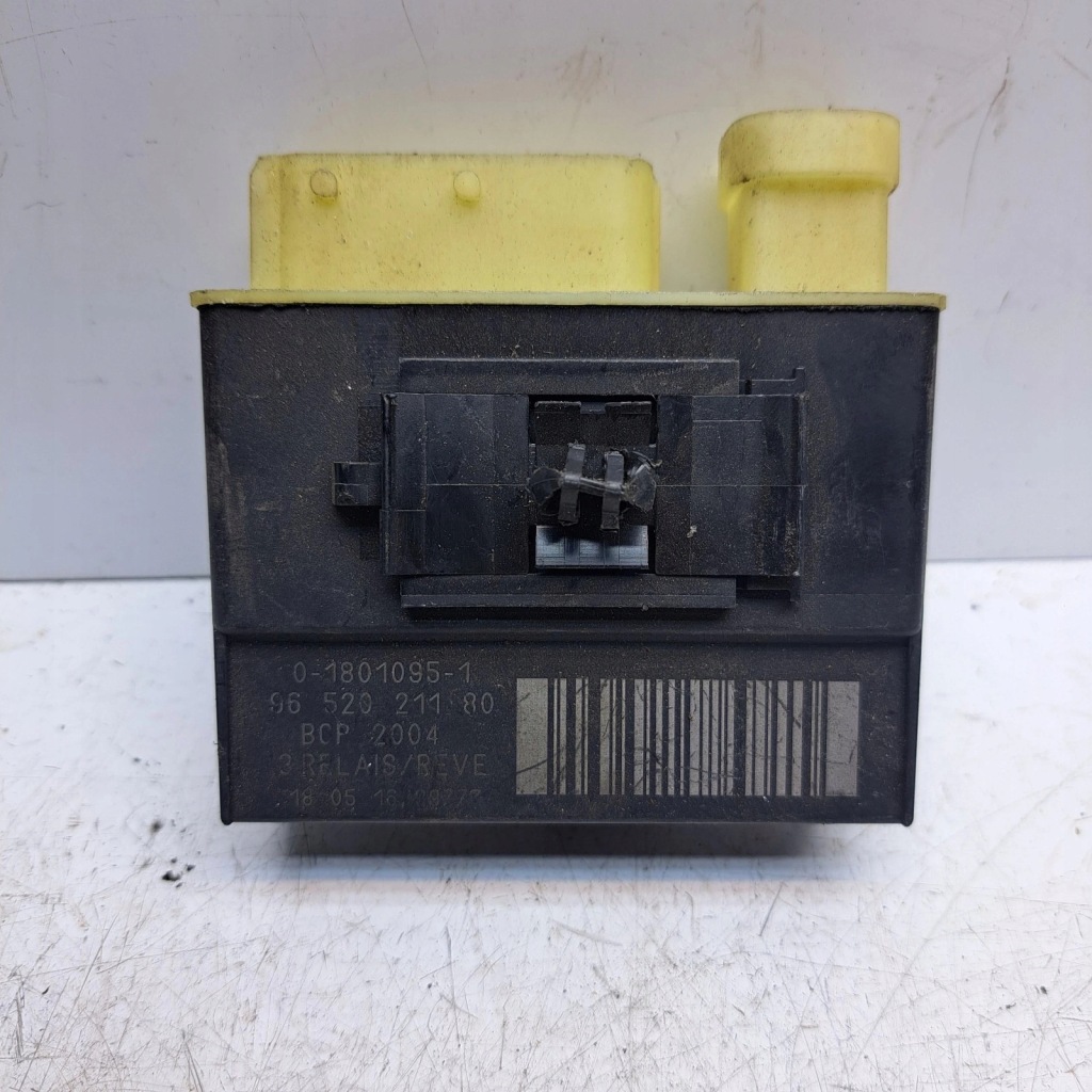 Купити Peugeot citroen реле вентиляторів 9652021180