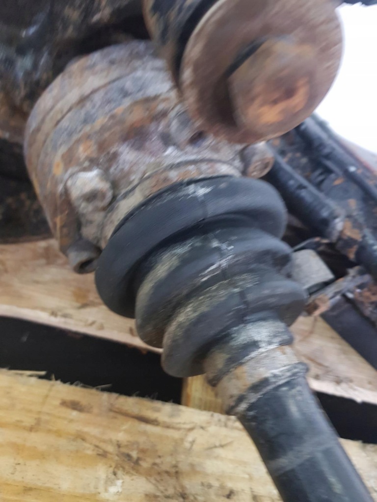 фото №7, Bmw 7 e32 3.5i ступиця привідний вал amortozator лівий задня