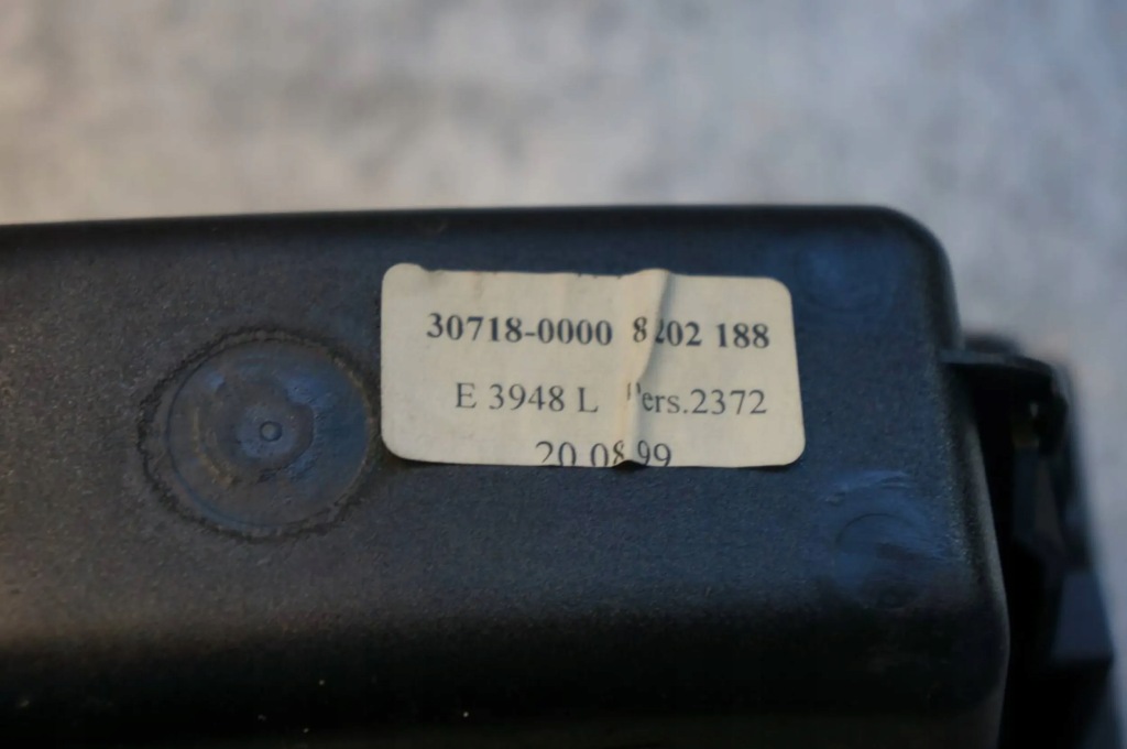 фото №7, Бардачок панелі приладової панелі - bmw 3 e46 - 8202188