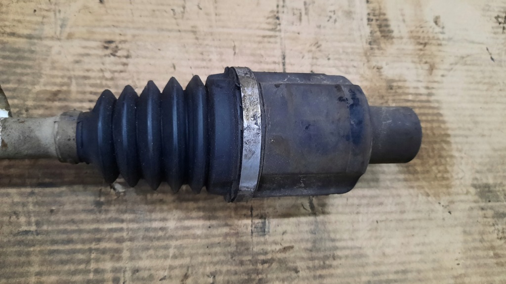 фото №2, Приводной вал левая dacia duster 14r 1.6b 4x4
